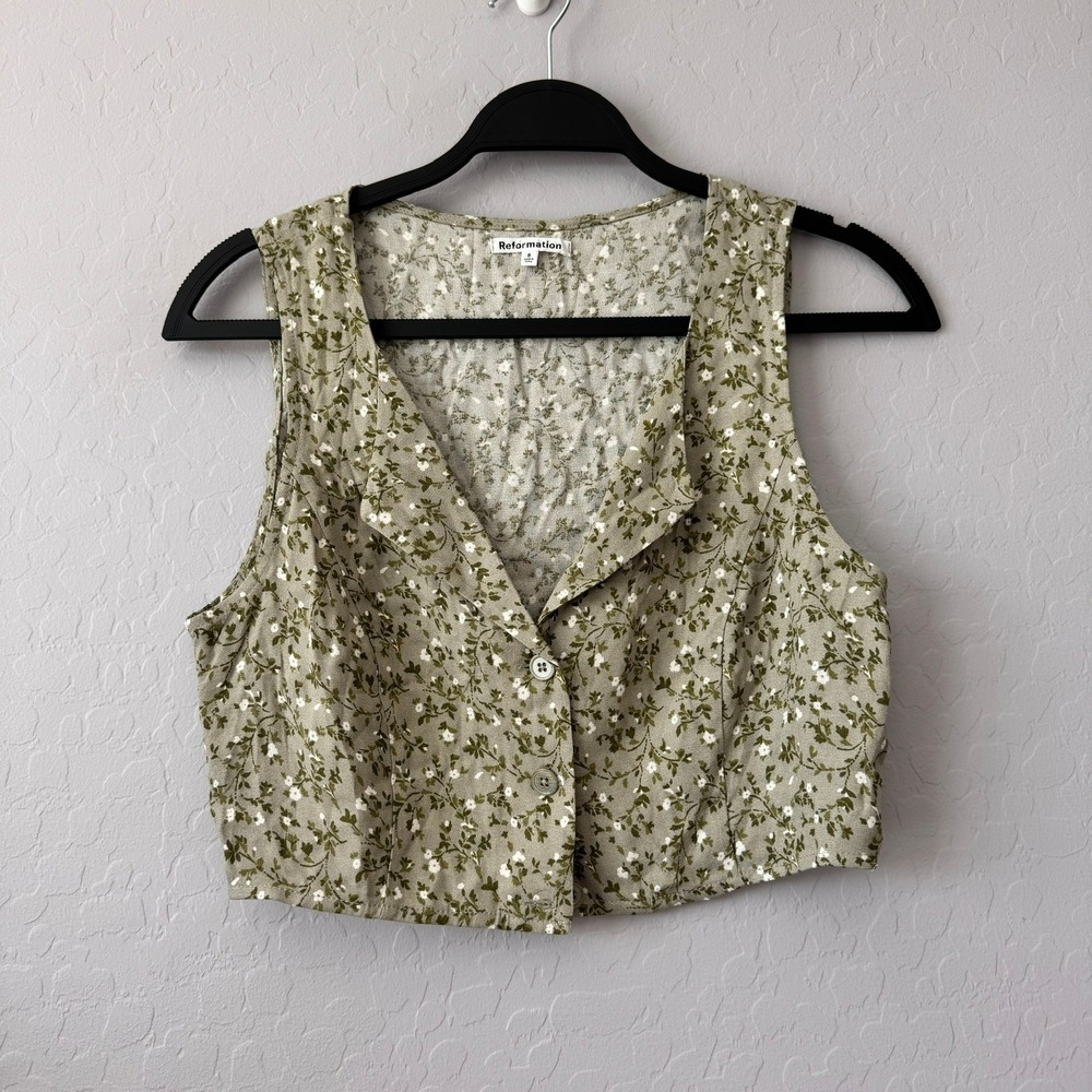 Reformation Size 8 Vest Green Sleeveless Floral Print Button Front Cropped VNeck